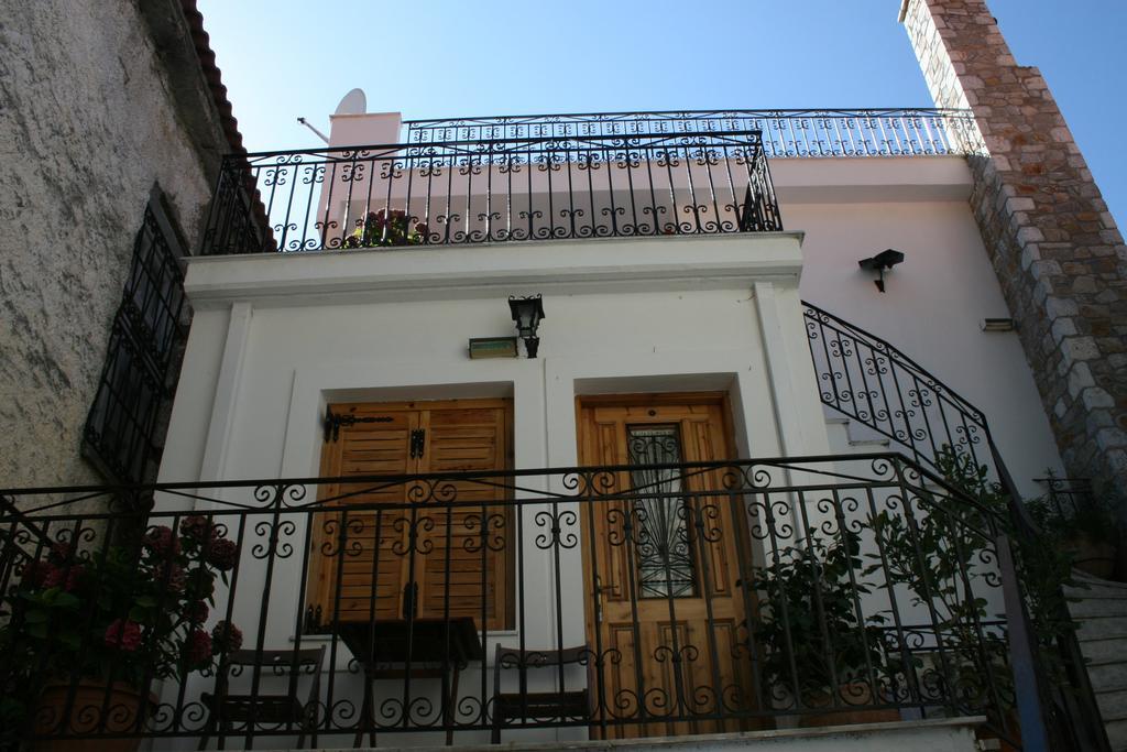 Maleatis Apollo Guesthouse กอสมาส ภายนอก รูปภาพ