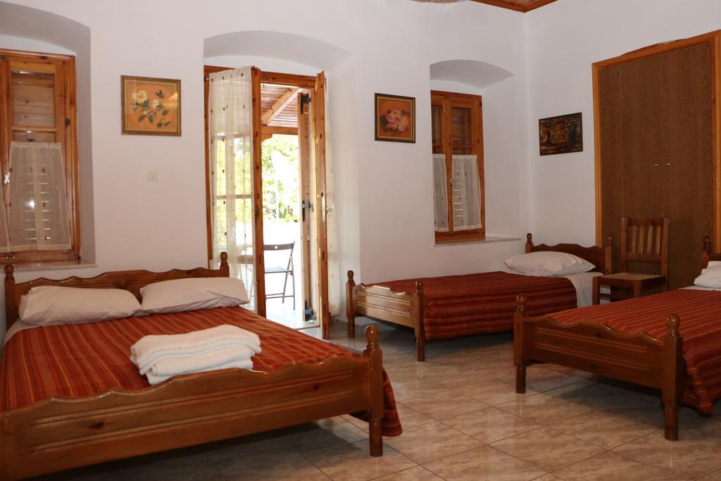 Maleatis Apollo Guesthouse กอสมาส ภายนอก รูปภาพ